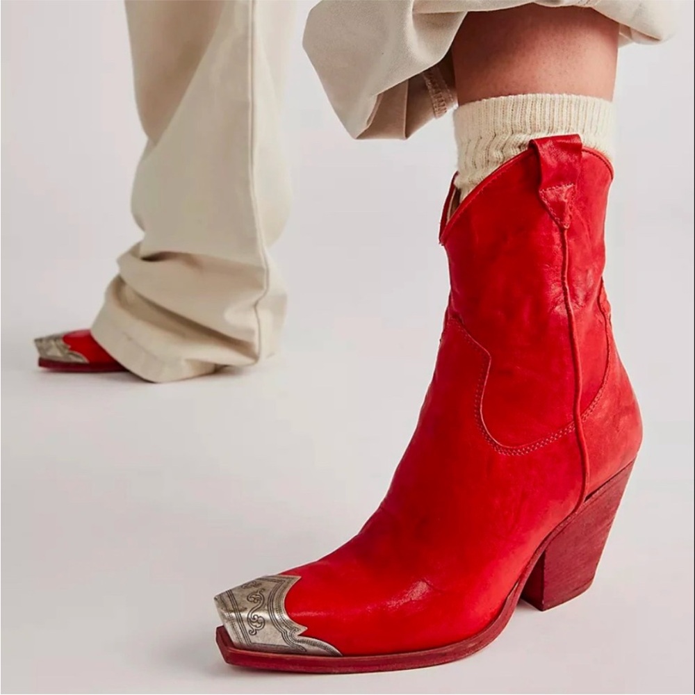 FREE PEOPLE Brayden Red Western Boots, size 39 - worn once! Great condition!